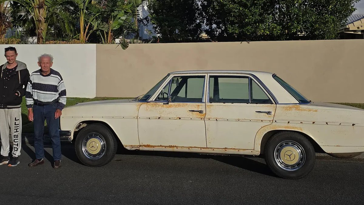 Owner praises classic Mercedes-Benz 250 W114 - mercedes w114