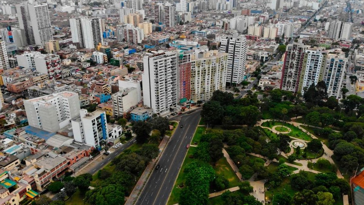 Vertical housing construction shifts in Lima