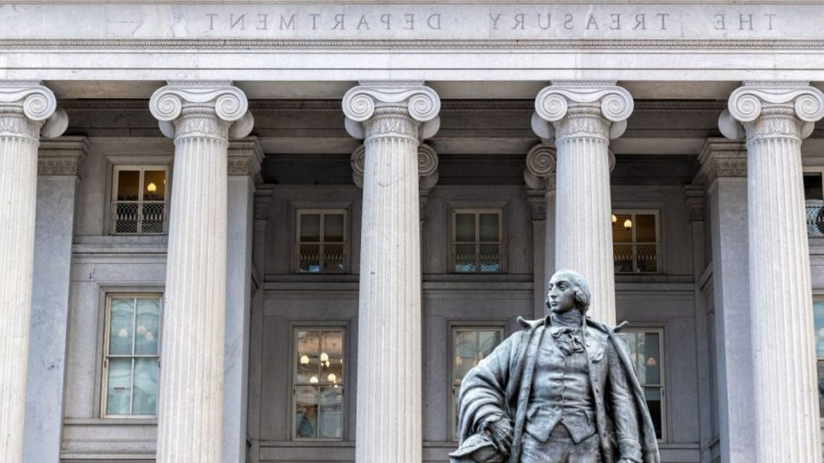 Treasury bond buybacks divide Wall Street sentiment - treasury bond buybacks