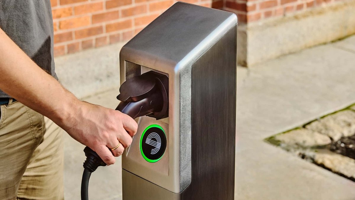 NYC to Install 700 Curbside EV Chargers NYC to Install 700 Curbside EV Chargers - ev chargers