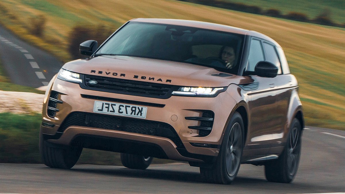 Range Rover Evoque 2: Style, Tech, and Off-Road Prowess - off-road tech