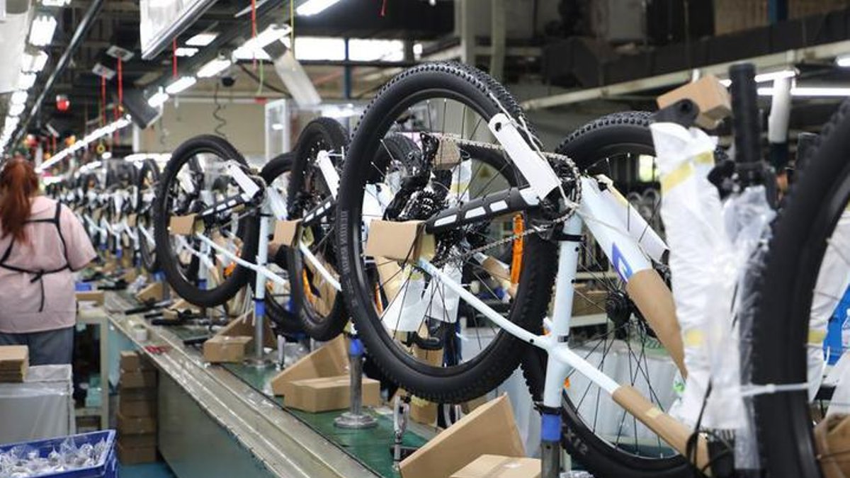 This photo taken on April 16, 2026 shows a workshop of a bicycle manufacturer in Suzhou, east China’s Jiangsu Province. (Xinh