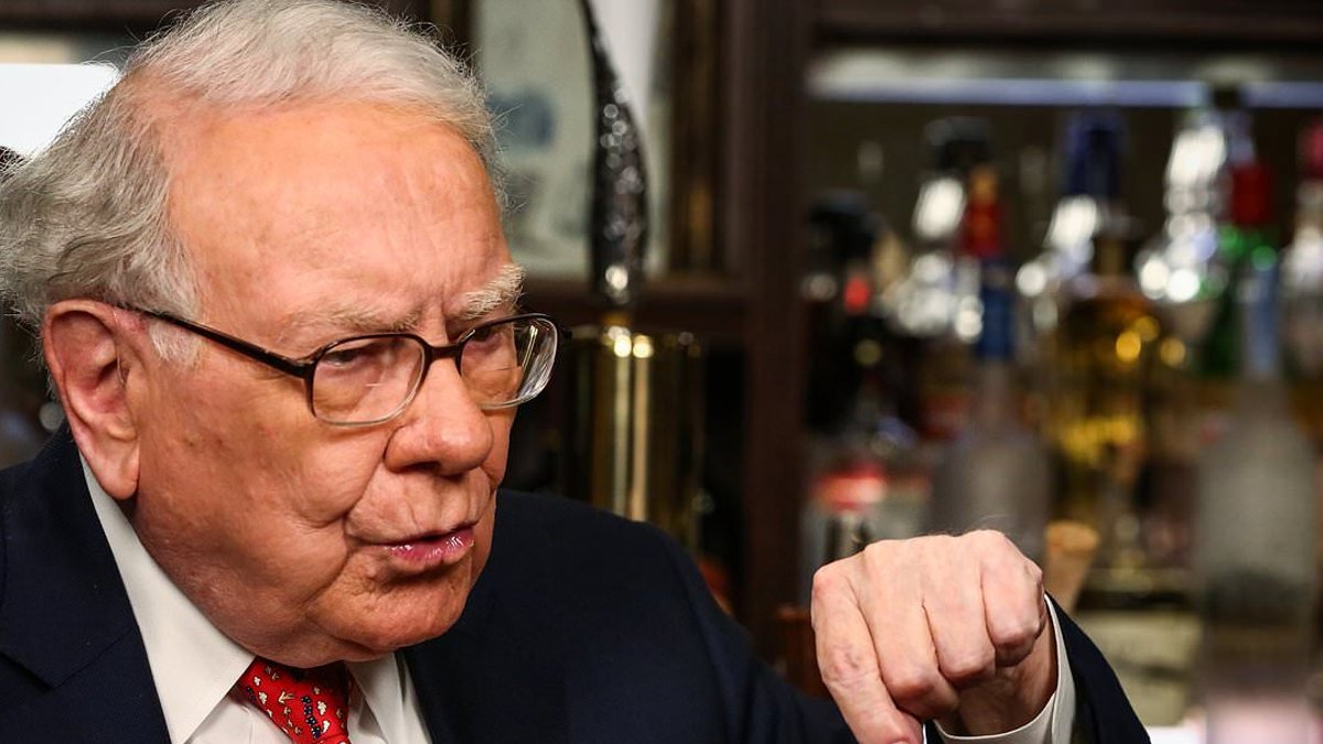 Warren Buffett steps down as Berkshire chairman - warren buffett