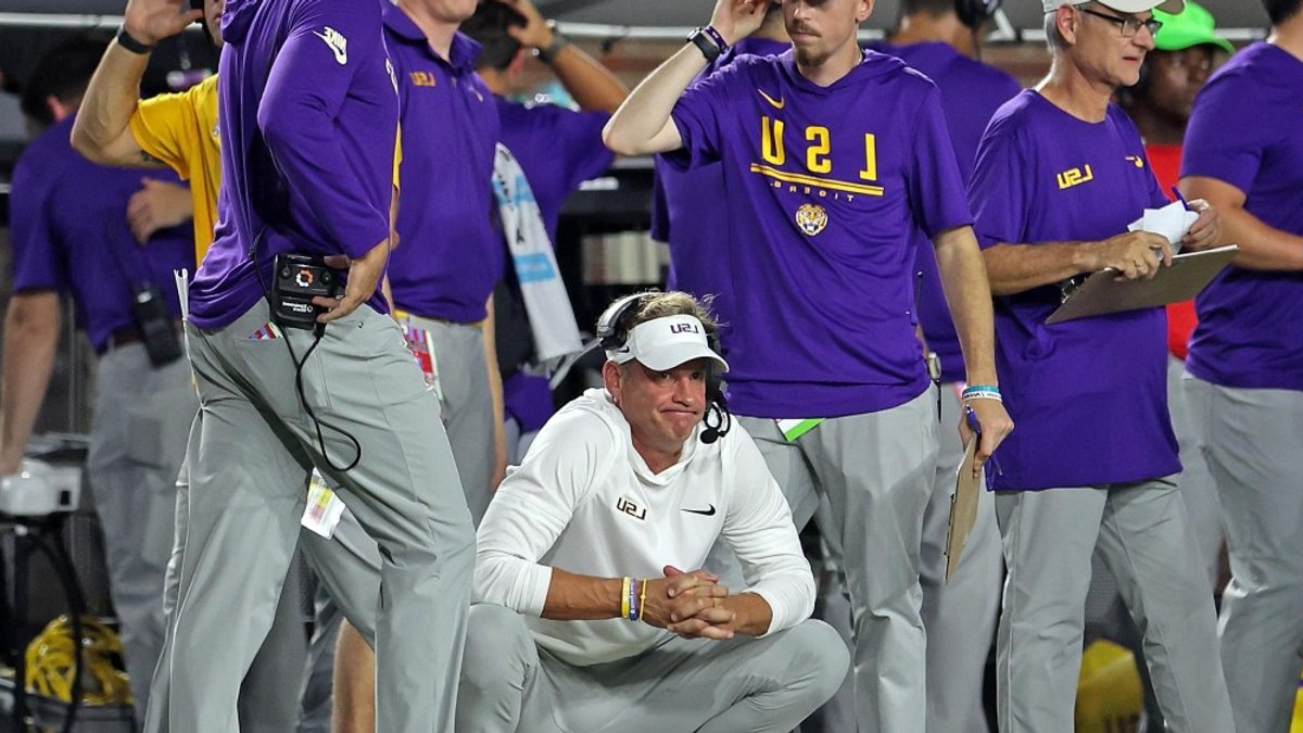 Lane Kiffin played himself one more time Lane Kiffin played himself one more time - lane kiffin