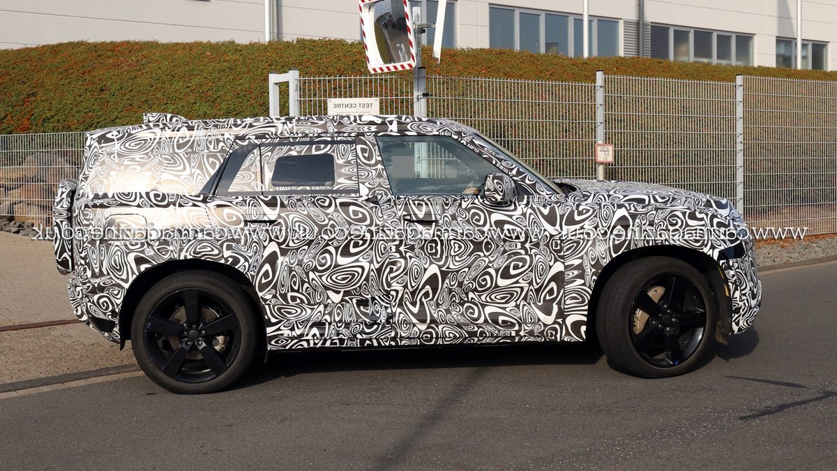Land Rover tests electric Defender Sport with mysterious rear attachment - electric defender sport