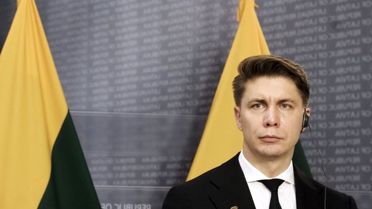 Lithuania Prepares Evacuation Plans Amid Russian Threats - evacuation plans
