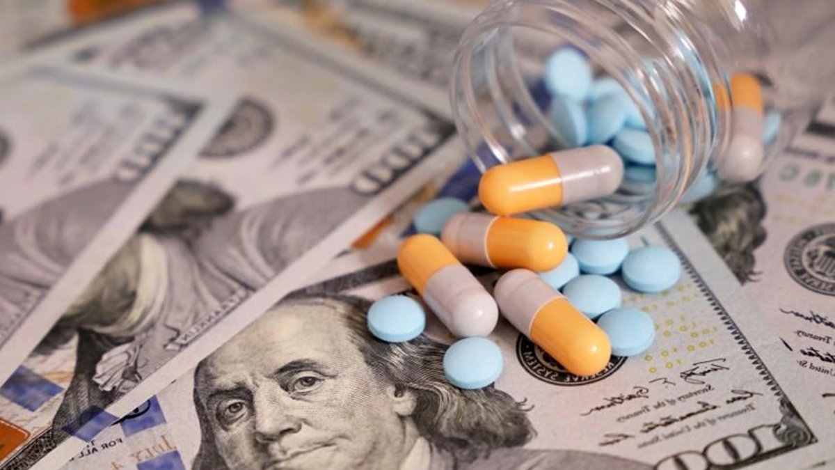 Group finds Trump drug deals favor drugmakers over patients - trump drug deals