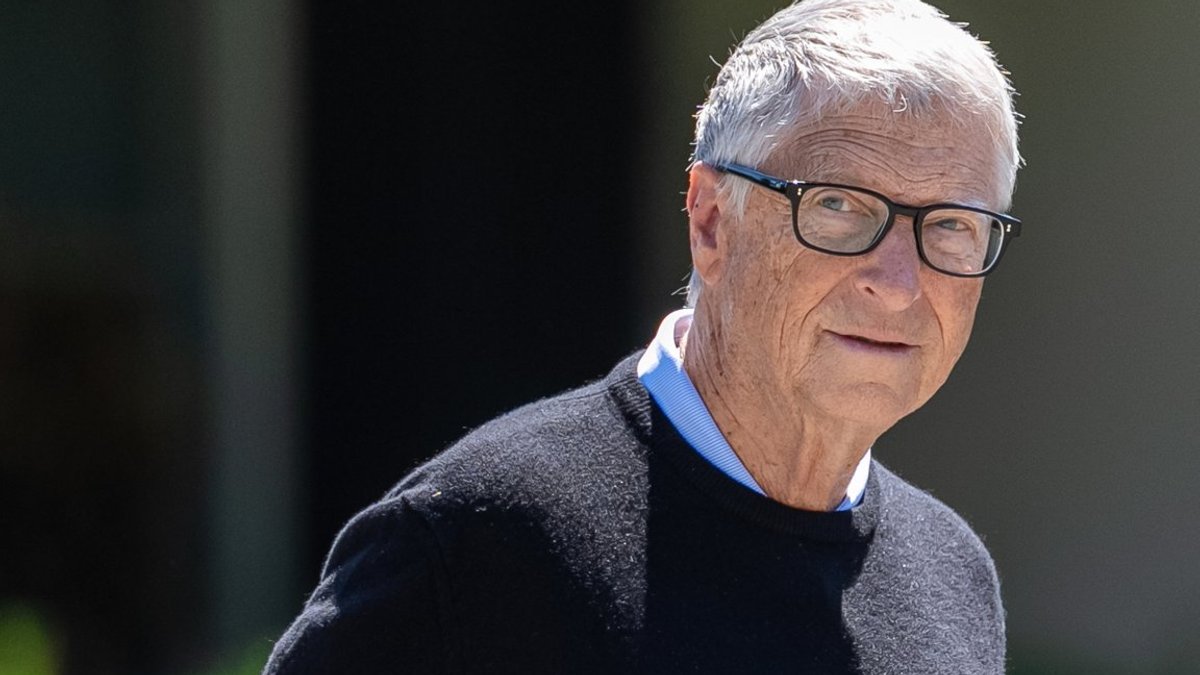 Bill Gates Warns AI Could Kill Billions Bill Gates Warns AI Could Kill Billions - ai warning