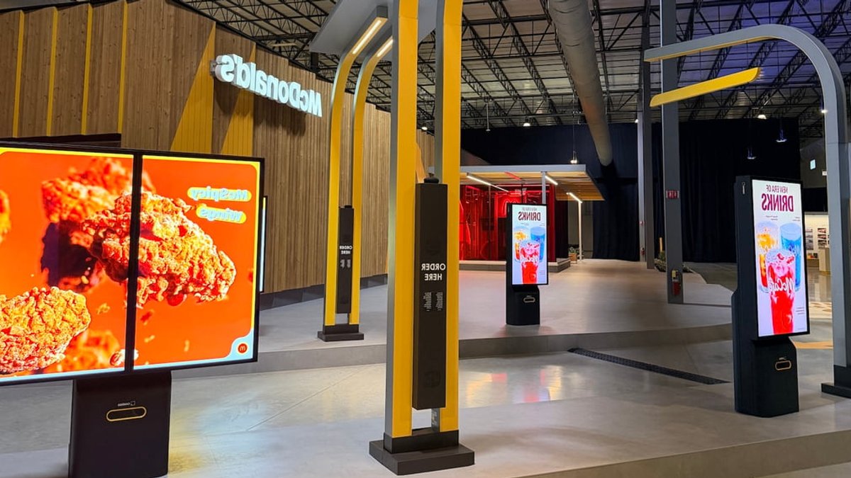 McDonald’s tests ad screens in drive-thrus - ad screens drive-thrus