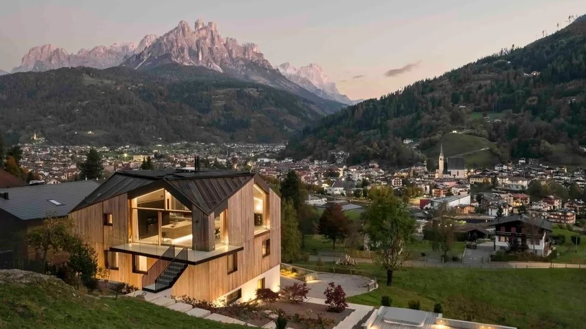 Furniture designer builds year-round mountain retreat - mountain retreat design