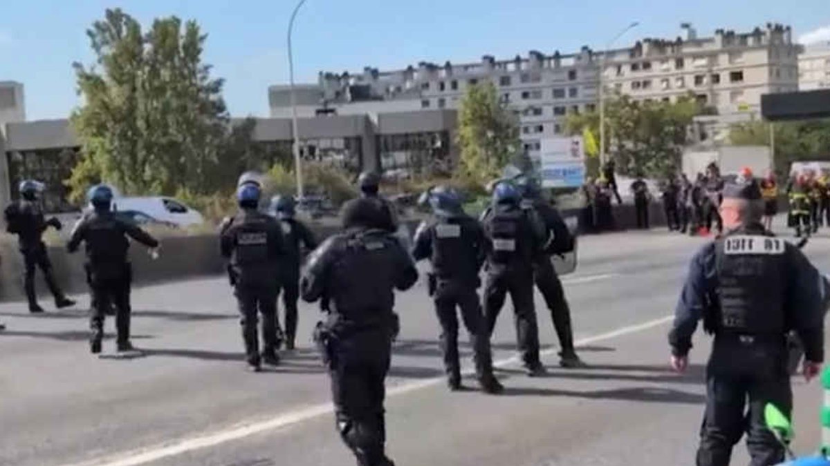 France’s strikes cripple transport, healthcare - france strikes