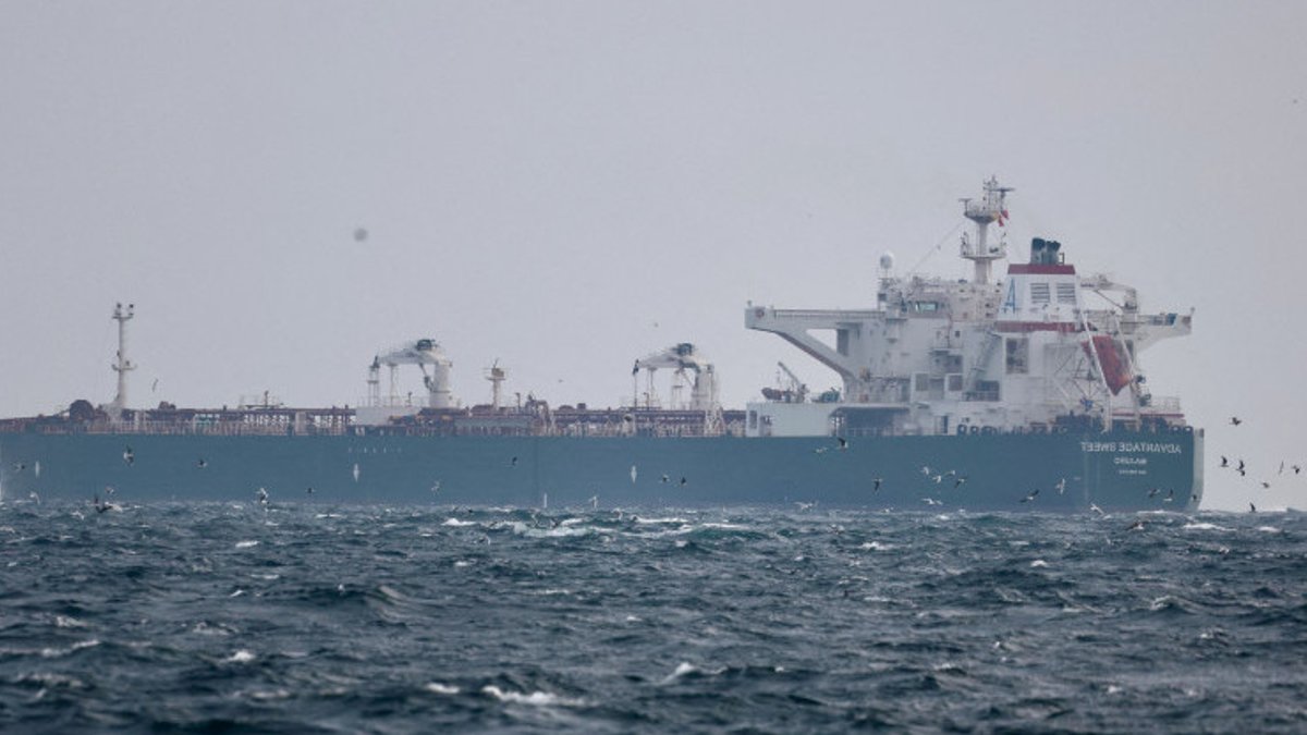 Chinese Refineries Scramble as Iranian Oil Exports Collapse Chinese Refineries Scramble as Iranian Oil Exports Collapse - iranian oil