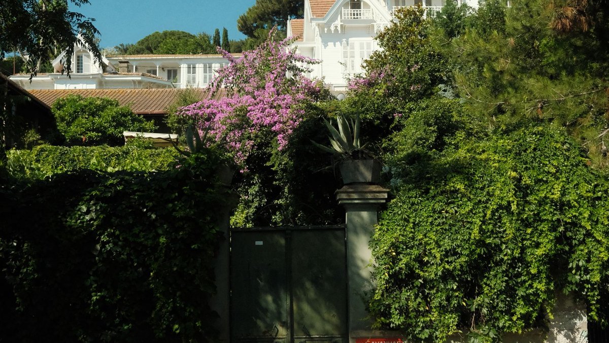 Madrid villa rebuilt as art space - madrid villa