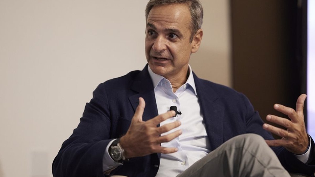 Mitsotakis pushes new aid to win back middle-class voters - middle-class aid greece