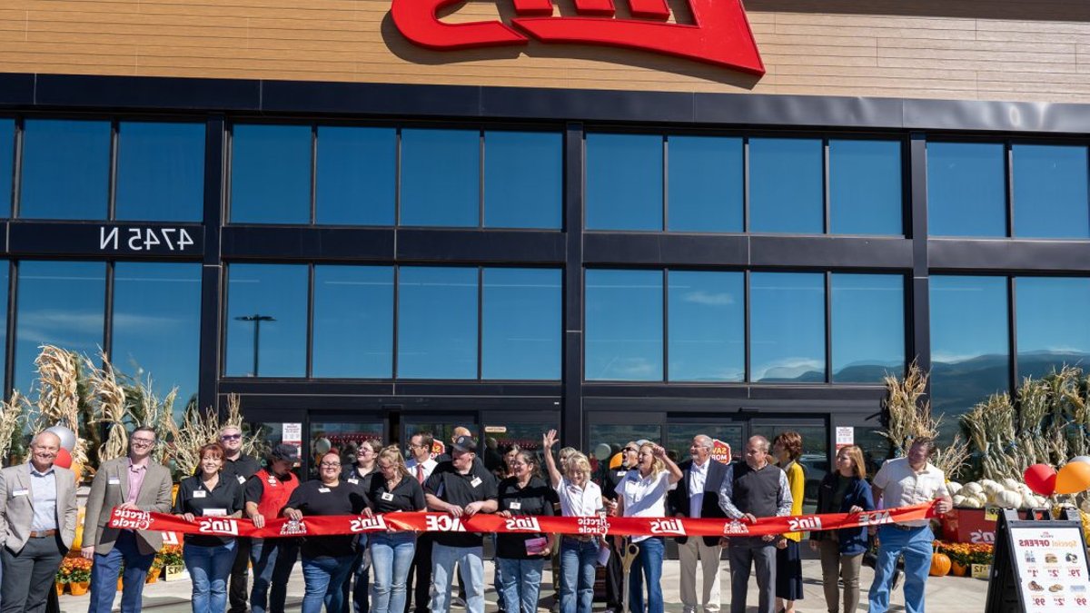 Lin’s Fresh Market opens new Utah store with community event - lin’s fresh market