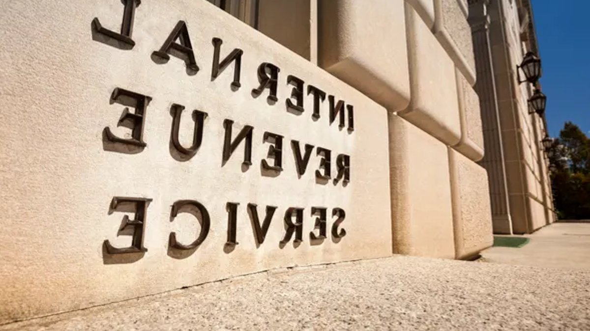 IRS loses over $116 billion yearly to tax fraud IRS loses over $116 billion yearly to tax fraud - tax fraud losses