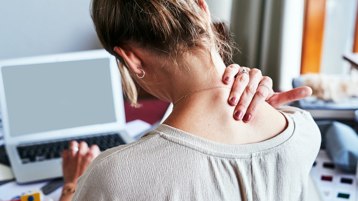 Tech Neck Prevention and Treatment Options Tech Neck Prevention and Treatment Options - tech neck