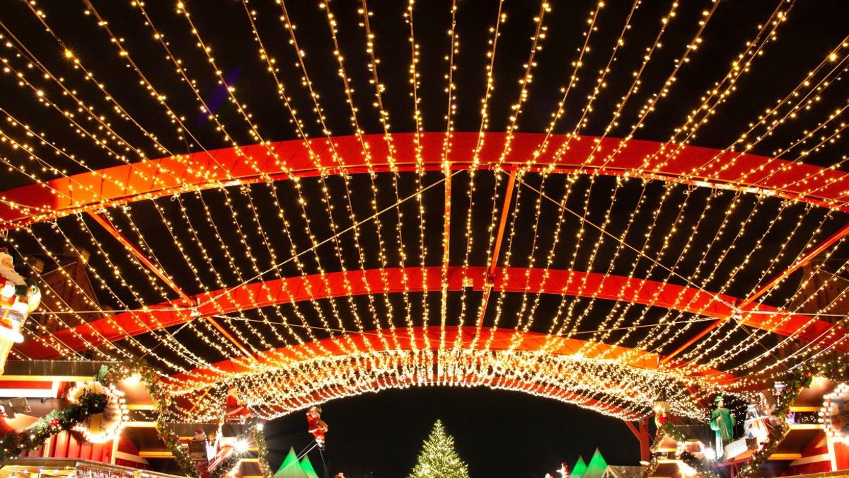 Japanese cities host European-style Christmas markets - christmas markets japan