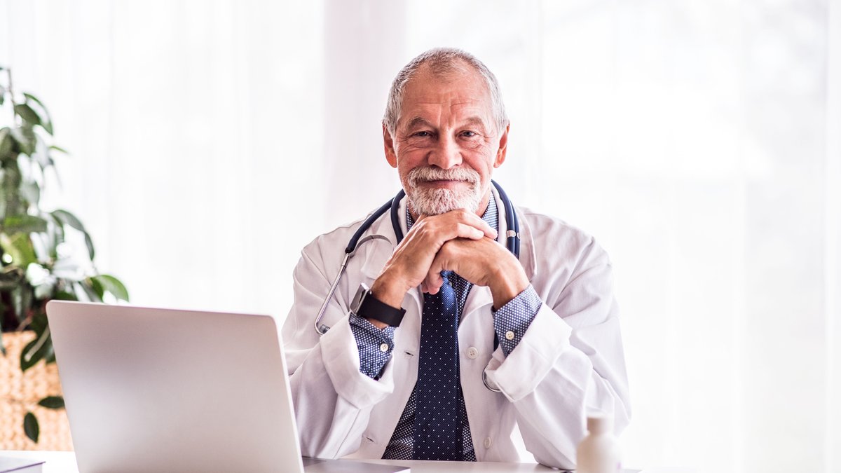 Aging U.S. doctors spark patient safety debate - patient safety