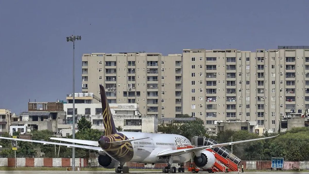 Air India Flight Diverted to Jaipur Resumes Delhi Journey - air india flight diverted