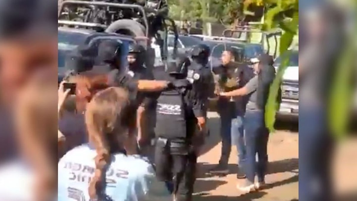 Relatives of cartel leader arrested in Mexico Relatives of cartel leader arrested in Mexico - cartel leader