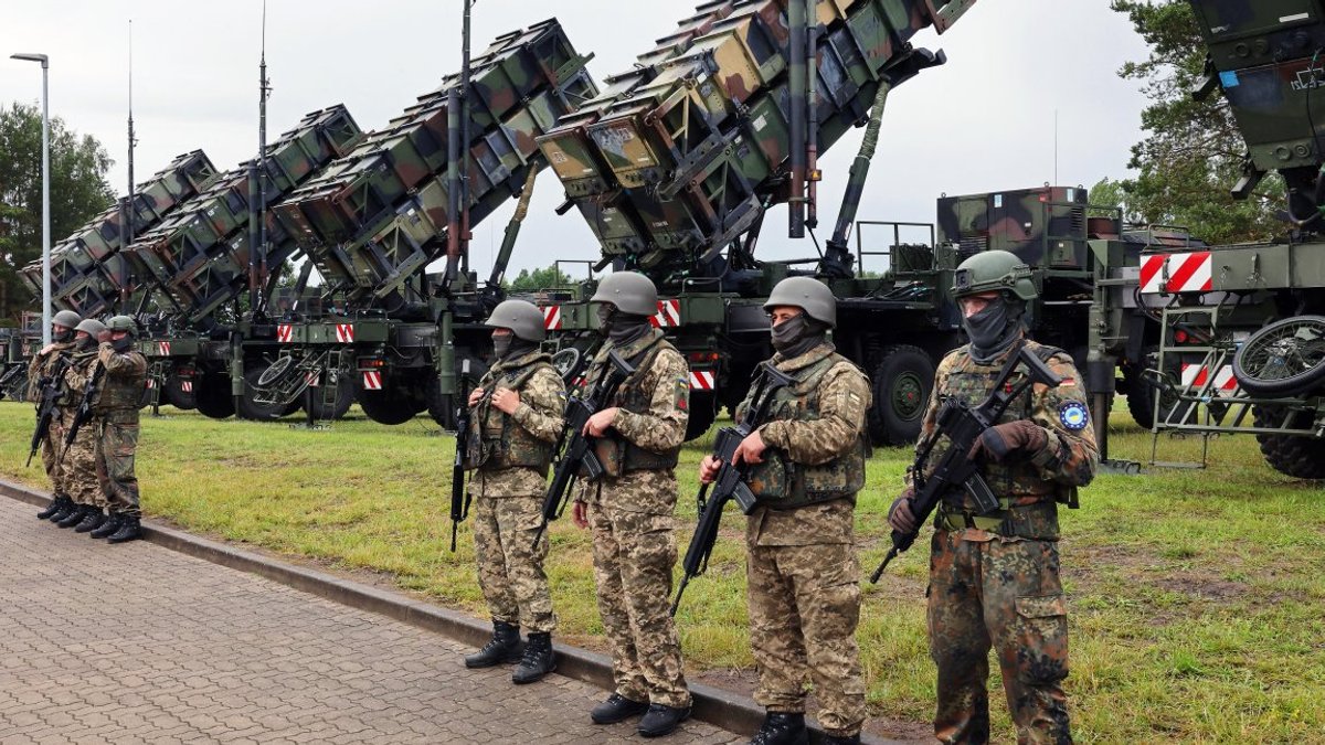 Ukraine warns of missile shortage as Zelenskyy criticizes Trump - ukraine missile shortage