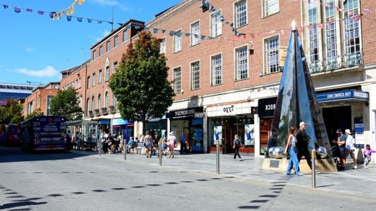 Retailers and Union Warn Rate Hikes Threaten 90,000 Jobs - business rates