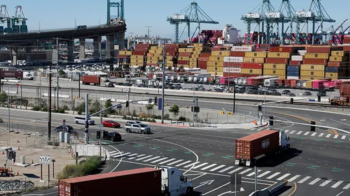 Port congestion worsens as record cargo volumes strain Southern California - port congestion