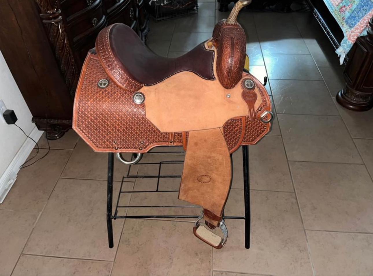 https://res.cloudinary.com/it-s-tech/image/upload/v1730030603/horse-saddles/454839928_460568786857781_6536490749902971828_n_mlfzw3.jpg