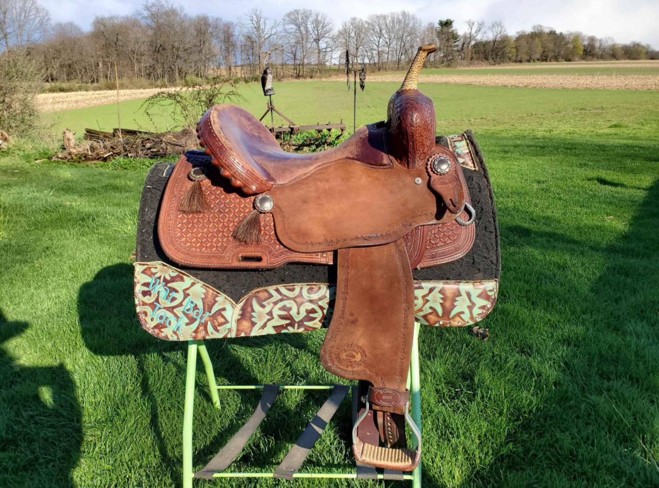 https://res.cloudinary.com/it-s-tech/image/upload/v1730030603/horse-saddles/456535234_469828199265173_3415394109612119512_n_coibch.jpg