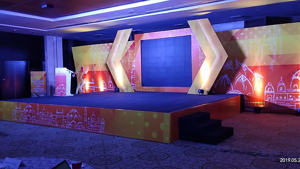 corporate stage desiging service