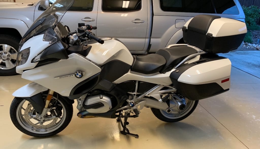 Rent BMW R1200RT (LC) in Italy Motorcycle rental in Italy. Rent BMW