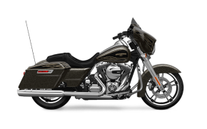 Rent Harley Davidson Electra Glide in Angers