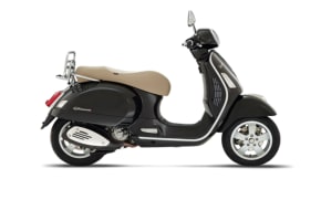 Aluguel Piaggio Vespa 300 GTS Na Itália