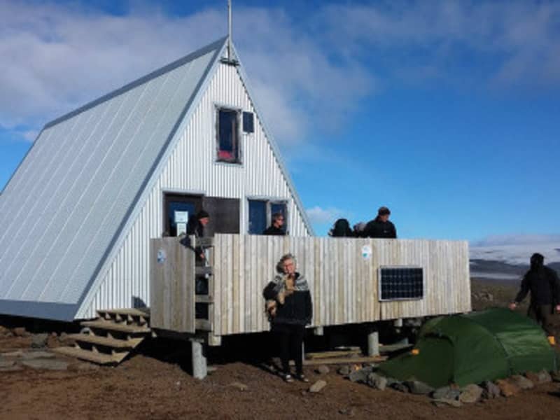 Fimmvörðuháls hut clearance