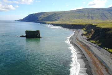 Skjólfjörur black sand beach