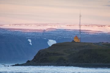 Óshóla lighthouse 