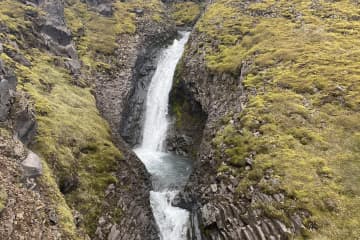 Klukkufoss waterfall hiking trail