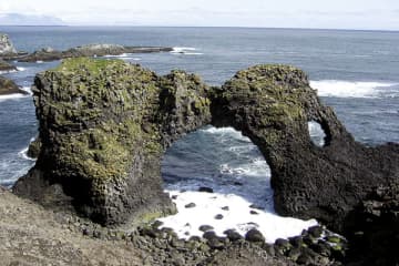 Gatklettur á Snæfellsnesi