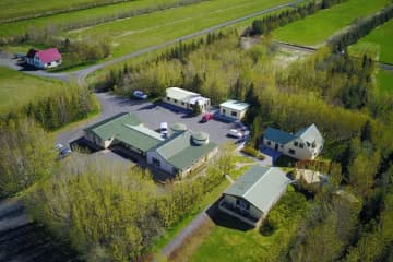 Hjarðarból Guesthouse