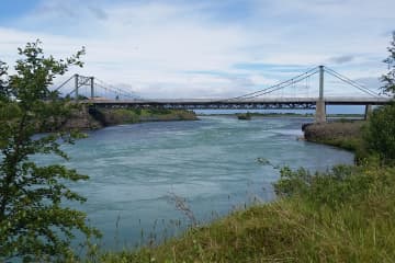 Ölfusárbrú - suspension bridge