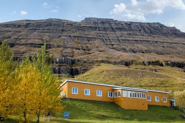 Hafaldan HI Hostel / Harbour Building