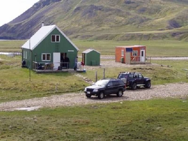 Tungnahryggsskáli - Mountain Hut