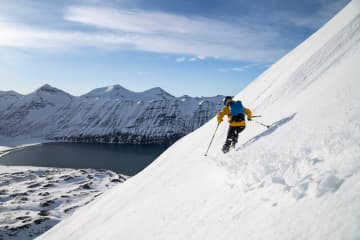 Viking Heliskiing