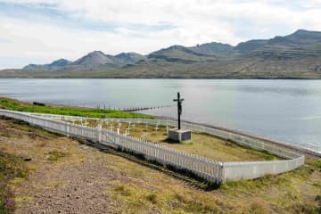 The French Graveyard - le cimetiere francais