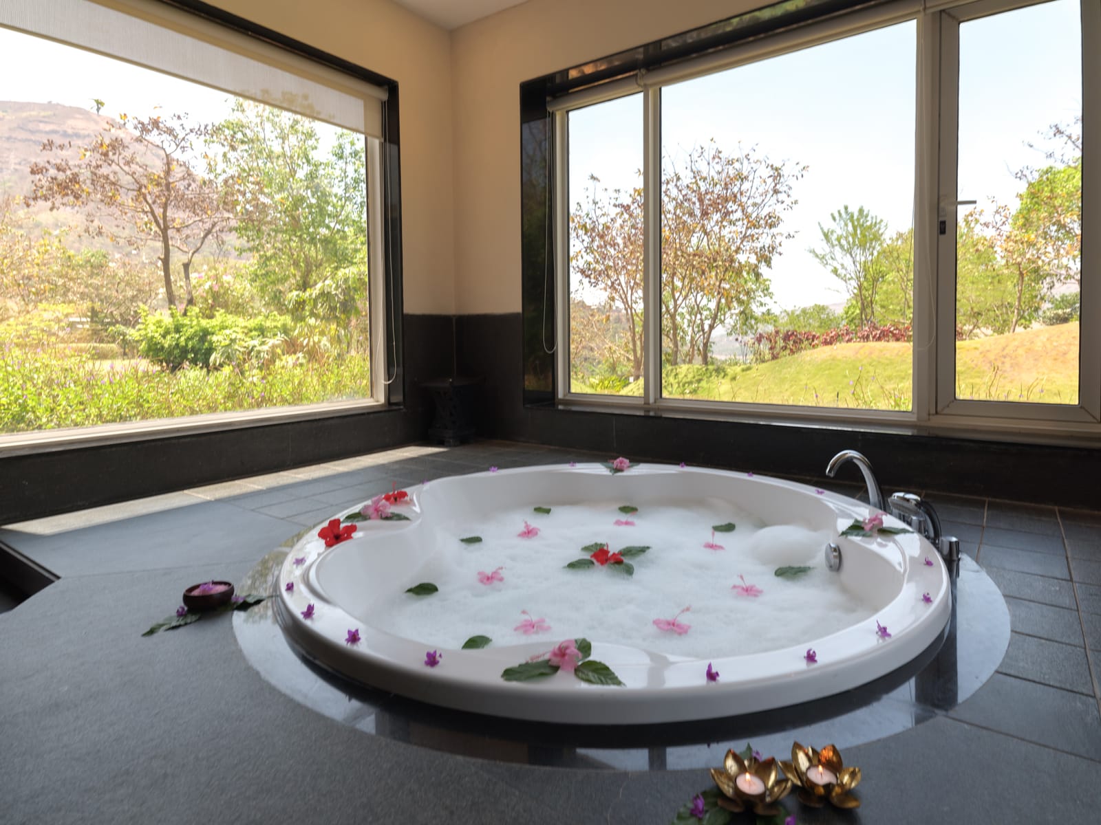 Couples Bath.jpg