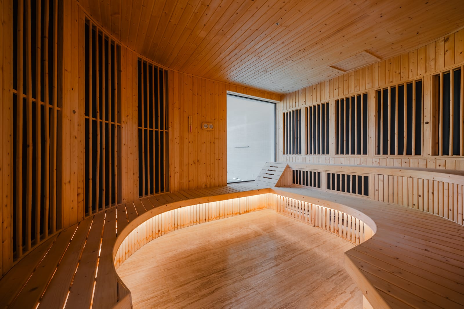 A restorative wellness treatment in a tranquil spa setting, reflecting the holistic therapies offered at the Clinique La Prairie Longevity Hub.