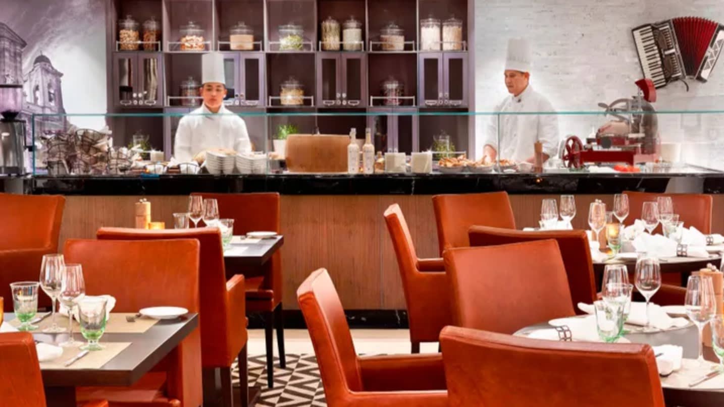 Viking Ocean, Dining Guide, Manfredi's