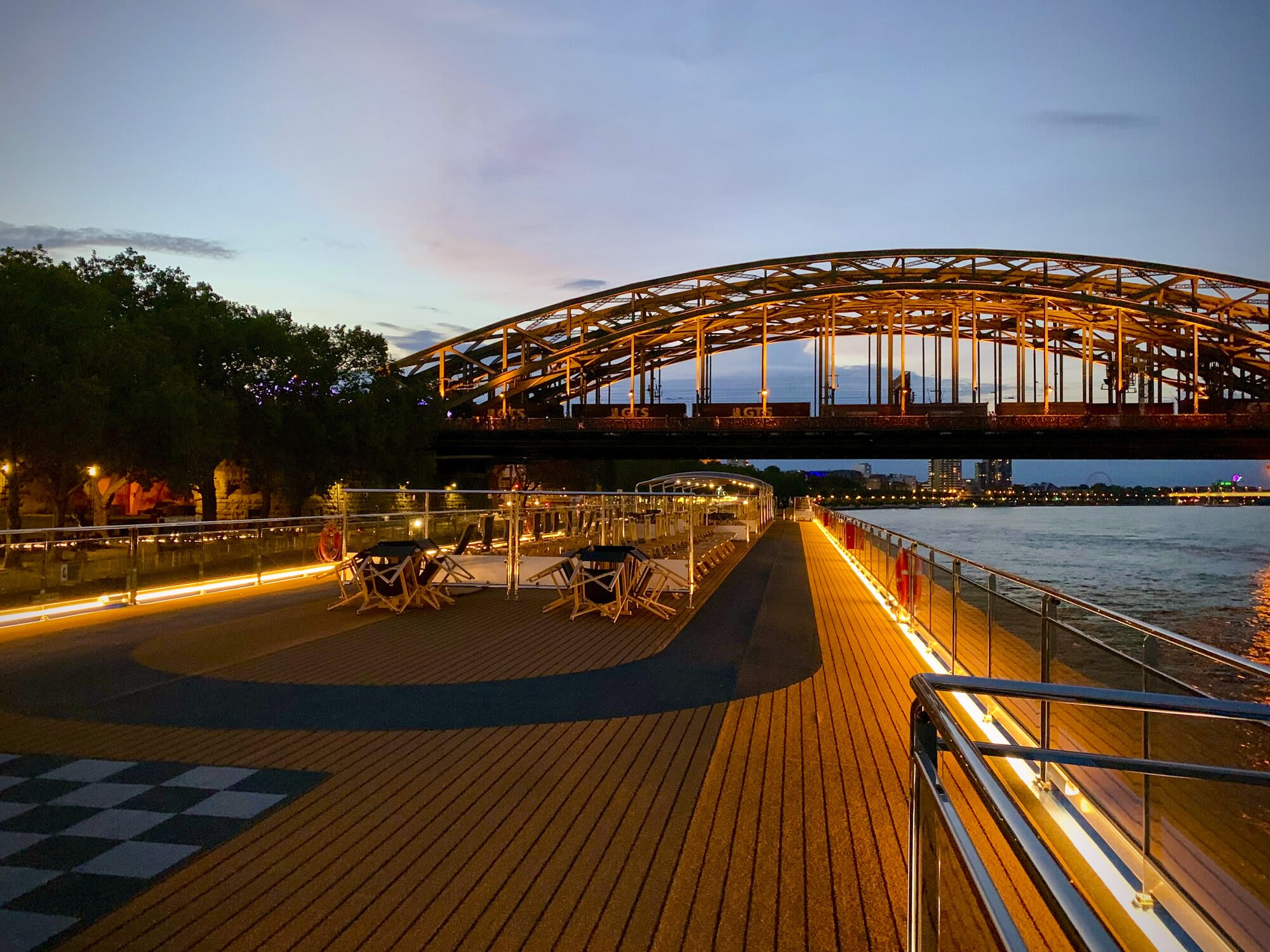 Amasiena Sun Deck Cologne Sun Deck & Swim-Up Pool on AmaPrima