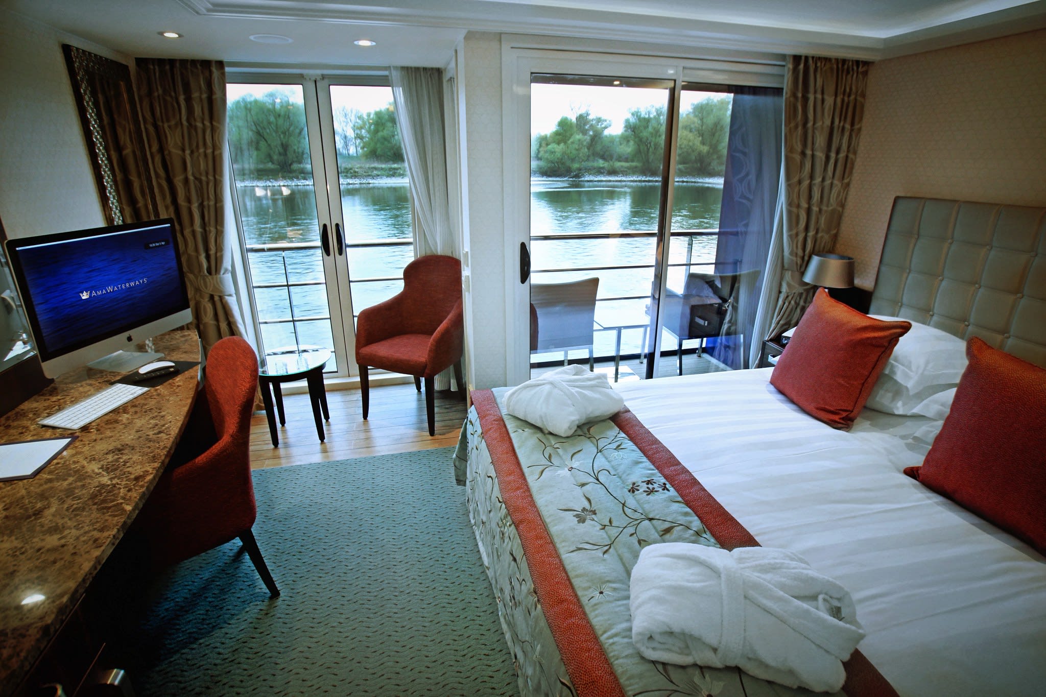 Twin-Balcony Staterooms on AmaStella